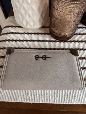 Jessica Simpson Light Gray Leather Wallet with Metal Corner Accents